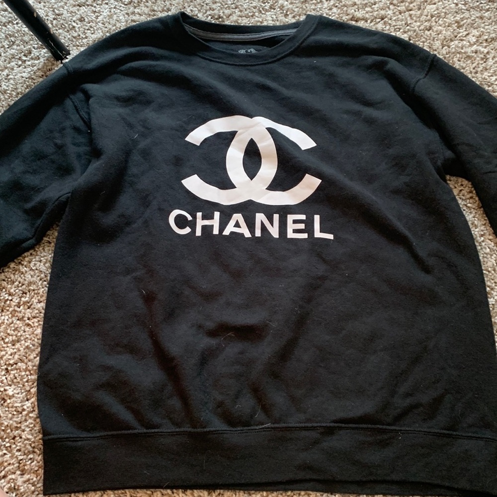Chanel sweatshirt